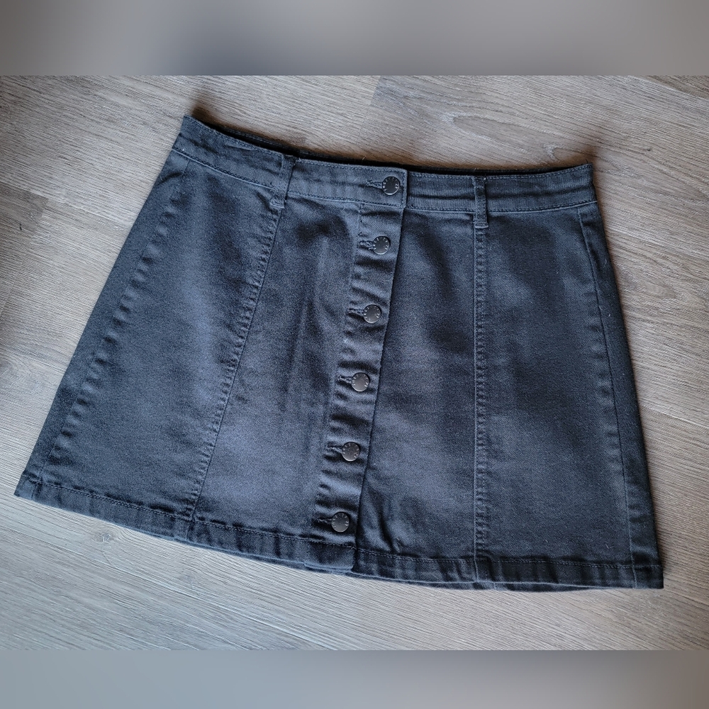 Forever 21 Black Denim Button Up Skirt Size 30